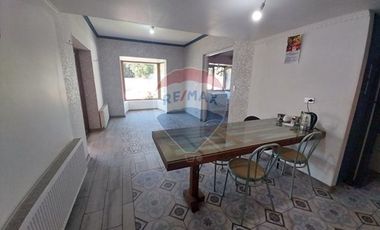 Casa Residencial o comercial renovada e eficiente.