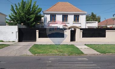 Casa Residencial o comercial renovada e eficiente.