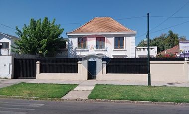 Casa Residencial o comercial renovada e eficiente.