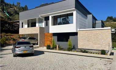 Casa en venta, en El Retiro Antioquia