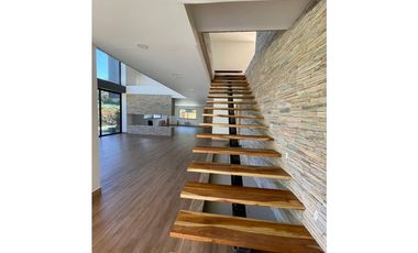 Casa en venta, en El Retiro Antioquia