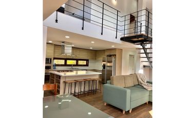 CASA EN ARRIENDO SECTOR LOMA DEL ESCOBERO - ENVIGADO