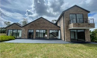 Espectacular casa para estrenar en El Retiro