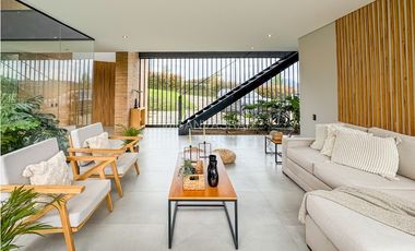 Venta de Casa Campestre en Parcelación Alto de Palmas