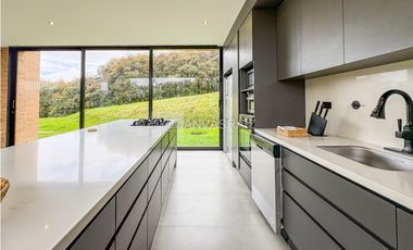 Venta de Casa Campestre en Parcelación Alto de Palmas