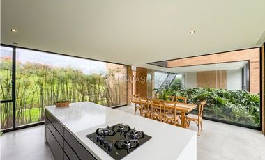 Venta de Casa Campestre en Parcelación Alto de Palmas