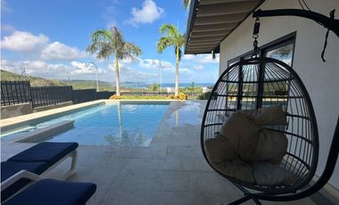 HERMOSA CASA MODERNA  DE DOS NIVELES CERCA DEL MAR. Pto Colombia