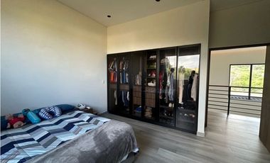 HERMOSA CASA MODERNA  DE DOS NIVELES CERCA DEL MAR. Pto Colombia