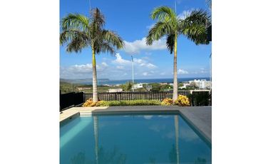 HERMOSA CASA MODERNA  DE DOS NIVELES CERCA DEL MAR. Pto Colombia