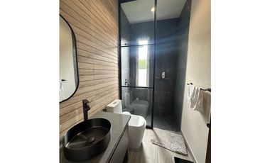 HERMOSA CASA MODERNA  DE DOS NIVELES CERCA DEL MAR. Pto Colombia