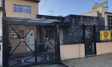 Casa 2 familias - Venta - Gabriel Suarez