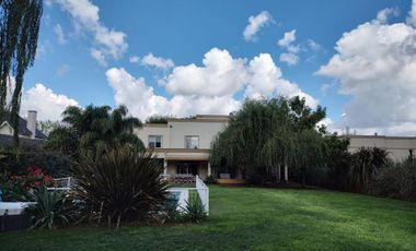Casa en  Los Puentes, Lujan