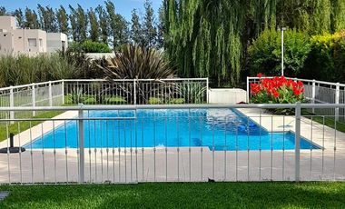 Casa en  Los Puentes, Lujan