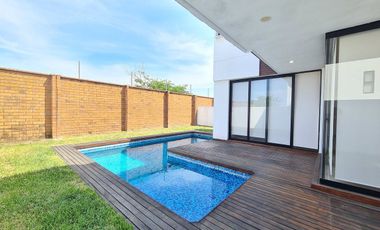 Casa en RENTA en PUNTA TIBURON, con alberca