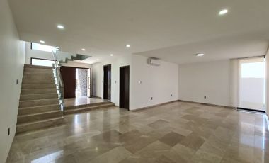 Casa en RENTA en PUNTA TIBURON, con alberca