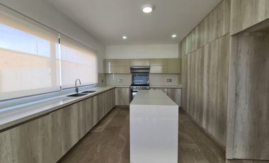 Casa en RENTA en PUNTA TIBURON, con alberca