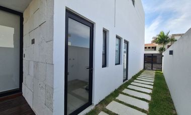 Casa en RENTA en PUNTA TIBURON, con alberca