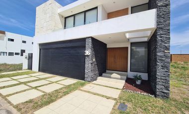 Casa en RENTA en PUNTA TIBURON, con alberca