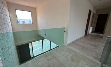 Casa en privada equipada y de lujo .