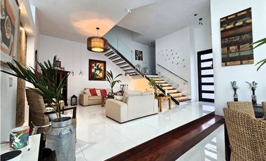 Casa en alquiler en Altos del Golf (LM)