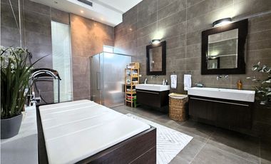 Casa en alquiler en Altos del Golf (LM)