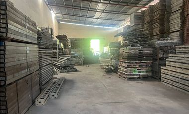 VENDO GALERA EN JUAN DIAZ / 2 OFICINAS / 600m2 / YG
