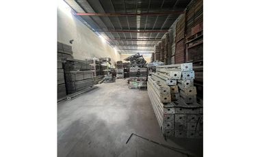 VENDO GALERA EN JUAN DIAZ / 2 OFICINAS / 600m2 / YG