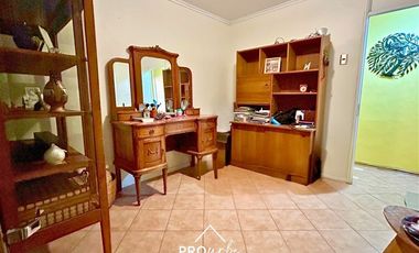 Casa en Venta en Casa con Gran Terreno en Barrio Seguro y Residencial, Metro San Joaquin, Macul