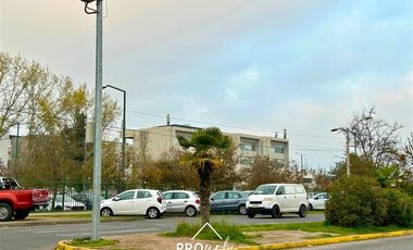 Casa en Venta en Casa con Gran Terreno en Barrio Seguro y Residencial, Metro San Joaquin, Macul