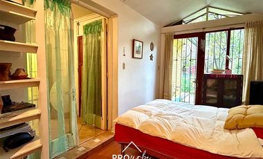 Casa en Venta en Casa con Gran Terreno en Barrio Seguro y Residencial, Metro San Joaquin, Macul