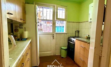 Casa en Venta en Casa con Gran Terreno en Barrio Seguro y Residencial, Metro San Joaquin, Macul