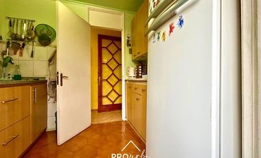 Casa en Venta en Casa con Gran Terreno en Barrio Seguro y Residencial, Metro San Joaquin, Macul