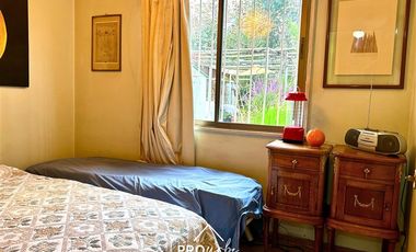 Casa en Venta en Casa con Gran Terreno en Barrio Seguro y Residencial, Metro San Joaquin, Macul