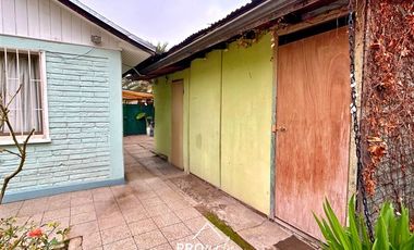 Casa en Venta en Casa con Gran Terreno en Barrio Seguro y Residencial, Metro San Joaquin, Macul