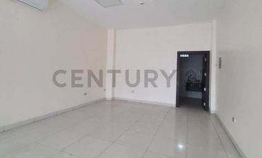 Locales en Alquiler – Kennedy Norte.
