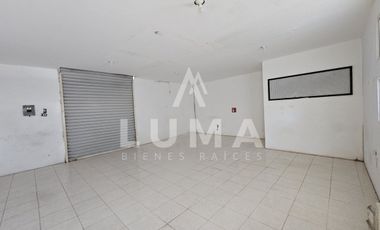 BODEGA CON PATIO Y OFICINAS EN RENTA