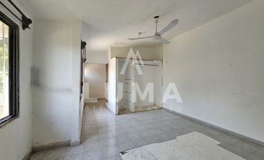 BODEGA CON PATIO Y OFICINAS EN RENTA