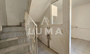 BODEGA CON PATIO Y OFICINAS EN RENTA