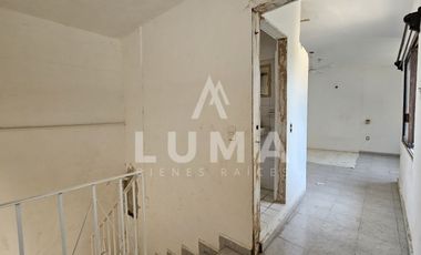 BODEGA CON PATIO Y OFICINAS EN RENTA