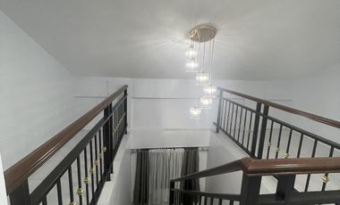 4 bedrooms w/attic