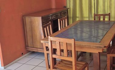 HERMOSA CASA ESQUINA, DE DOS PISOS, EXCELENTE BARRIO