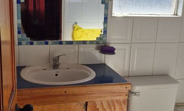 HERMOSA CASA ESQUINA, DE DOS PISOS, EXCELENTE BARRIO