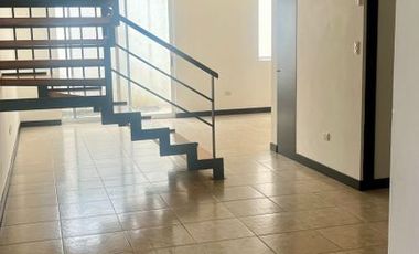 Casa en venta en Cumbres Providencia Frente a Parque