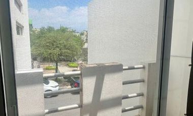 Casa en venta en Cumbres Providencia Frente a Parque