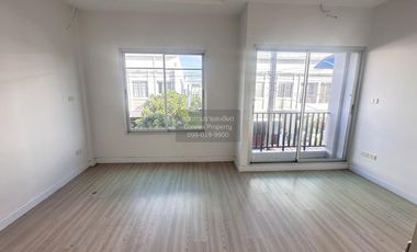 FOR SELL Townhouse/Townhome  Metrotown 3 Huai Wang Nong  CX-122955