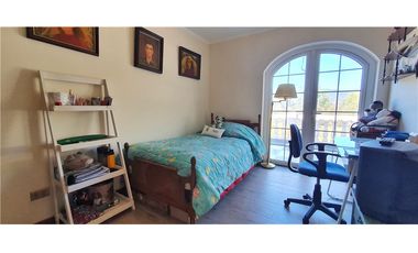 ENCANTADORA CASA CONDOMINIO