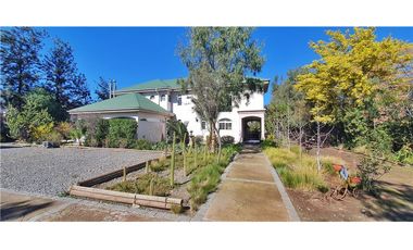 ENCANTADORA CASA CONDOMINIO