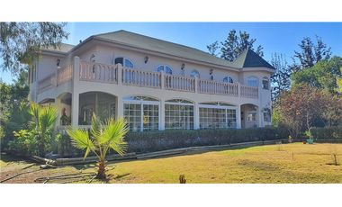 ENCANTADORA CASA CONDOMINIO