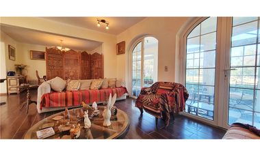 ENCANTADORA CASA CONDOMINIO