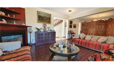 ENCANTADORA CASA CONDOMINIO